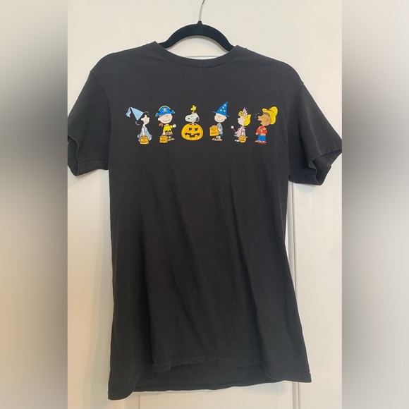 Junk Food Clothing Tops - Peanuts Halloween T shirt
